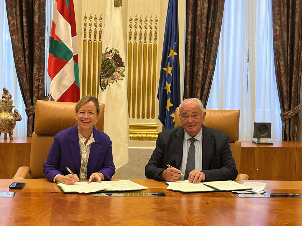 Signature de la convention avec le Gipuzkoa le 22 octobre